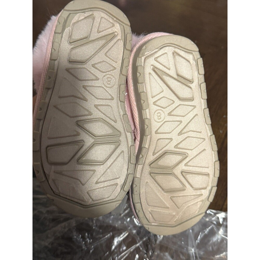NWT Girls Cat & Jack Callie Moccasin Pink Faux Fur Slippers Size 8 - Picture 4 of 4